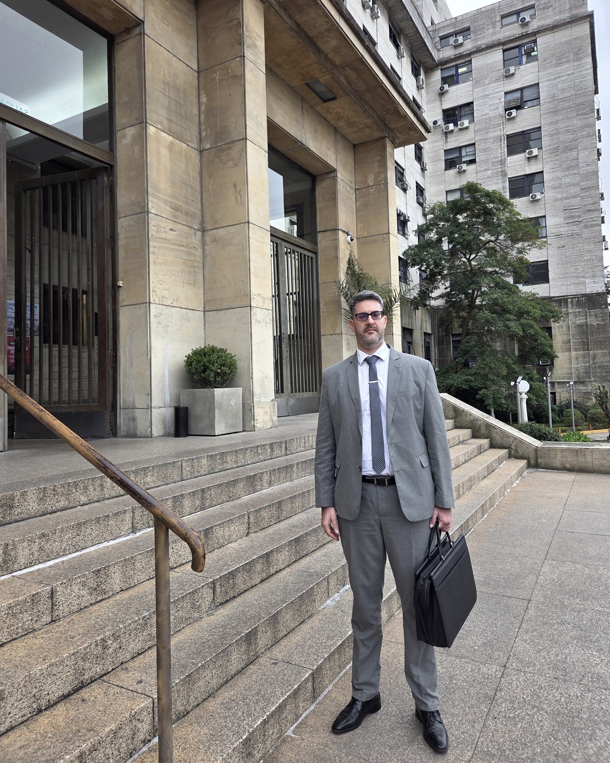 Dr. Leonardo Ariel Guastalegname en Tribunales
